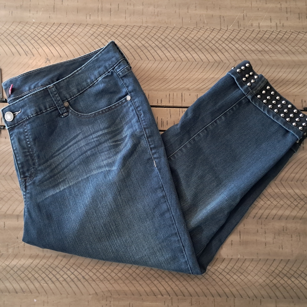 Torrid Dark Blue Cropped Jeans with Studded Hem Womens Size 20